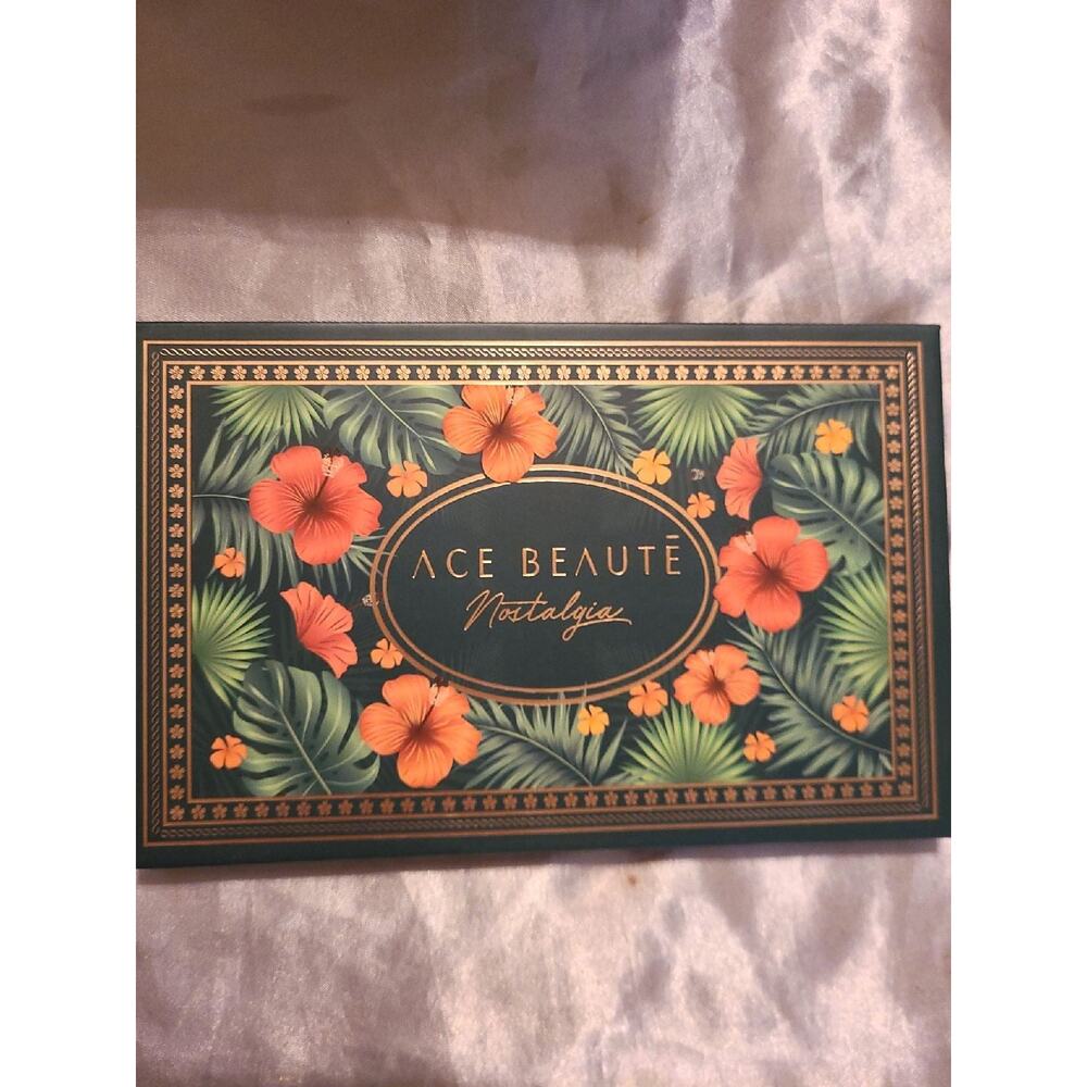 Ace Beaute nostalgia eyeshadow palette